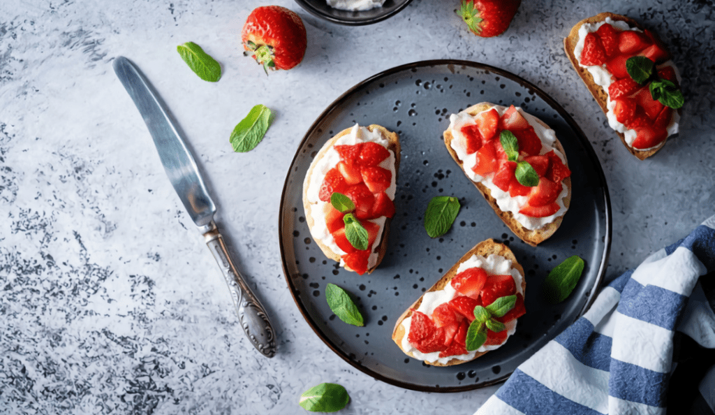 Roasted Strawberry Toast, Healthy breakfast recipes